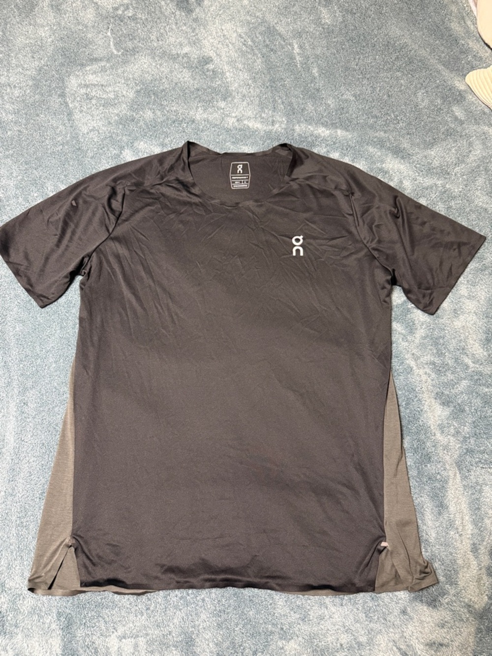On Running Men’s Black Short Sleeve Running Tee
